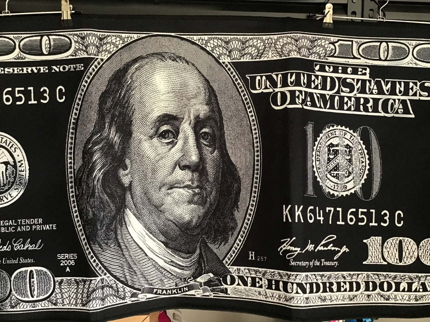 Rugs $100 Bill