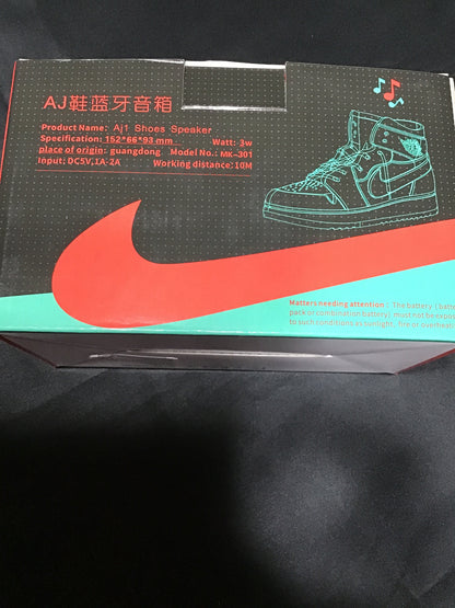 Speaker Sneaker